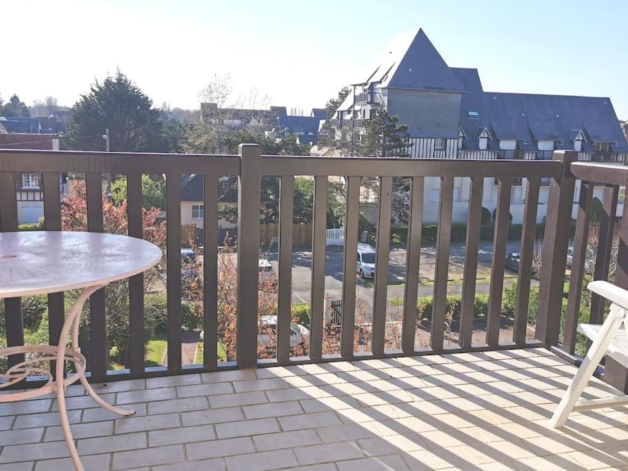 Cabourg Cosy, Appartement Refait A Neuf, 5 Min A Pied De La Mer Kültér fotó